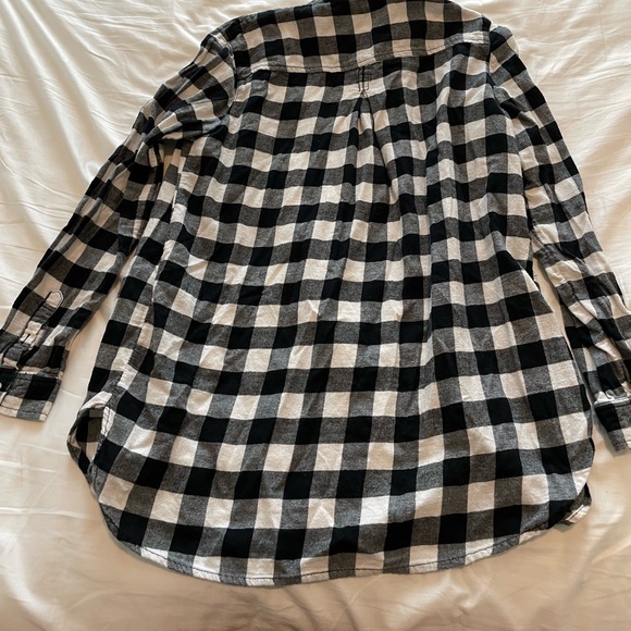 Black and white flannel - Picture 3 of 3